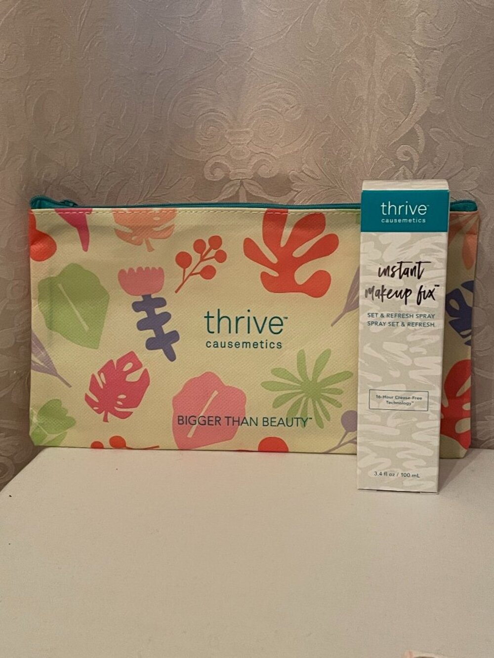 NEW! Thrive Causemetics Instant Makeup Fix Set & Refresh Spray and Makeup Bag